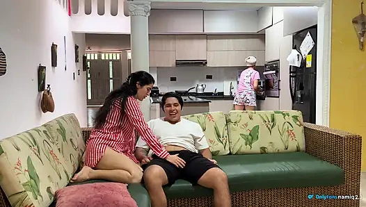 Bu karımın en iyi arkadaşı ve onu önünde siktim!