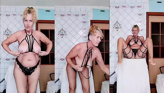 Neşeli bir ev hanımının eski vücudu