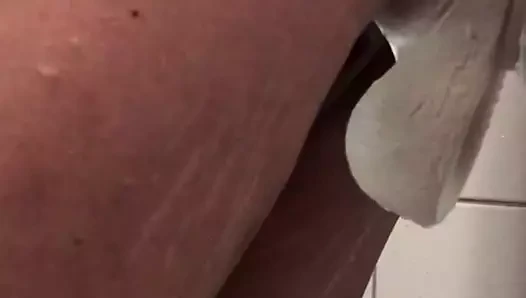 azgın kız arkadaş alır yapay penis içinde duş