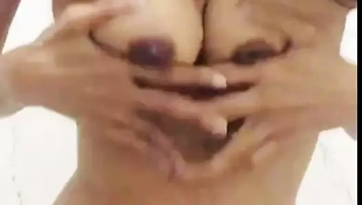 18 yaşındaki memelerim