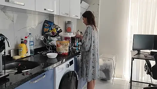 Genç üvey anne, geç kalamayız, üvey baban bekliyor