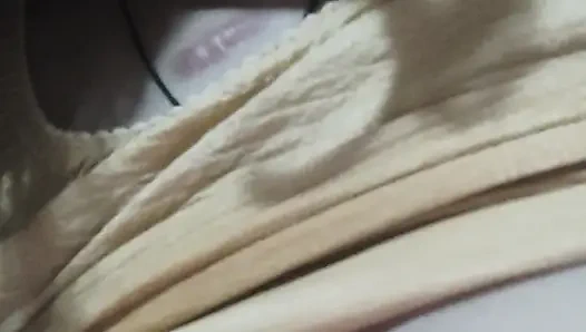 Desi bhabhi ki chut ki khujli mitayega kon?? Telegram me msg karo