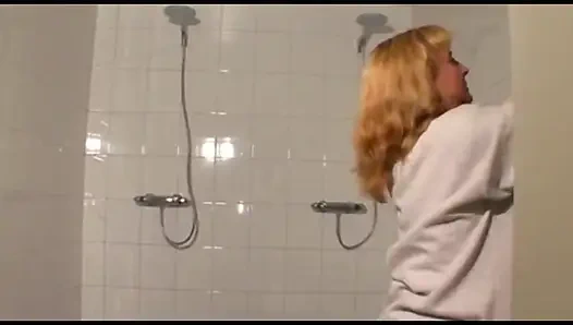 Duş sadece bir duşken, bundan faydalanalım