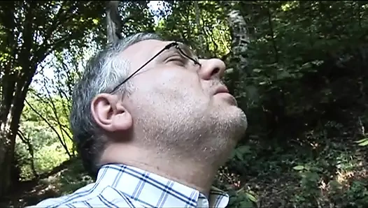 Dışarıda gezi ve pis yaşlı adamla seviş!