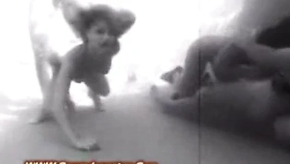 bağbozumu altında su sikme