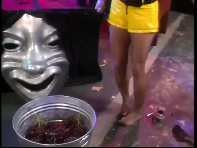 Ayak ibadeti ve yemek oyunu