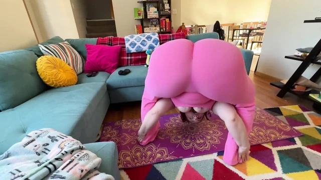İri güzel kadın orta yaşlı seksi kadın sapık Katie yoga sırasında mastürbasyon yapıyor - 31 talimatı