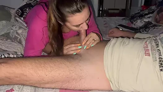 Sabah oral seks ve ağzına boşalma. Deepthroat