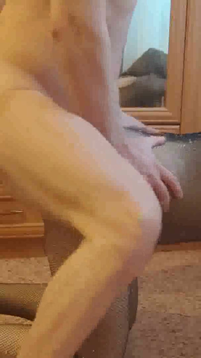 Bir yapay penis ile bir güzelliğin parlak bir solo onu kedi sert bir sikiş ve boşalmak ile sona erdi | Klip 2