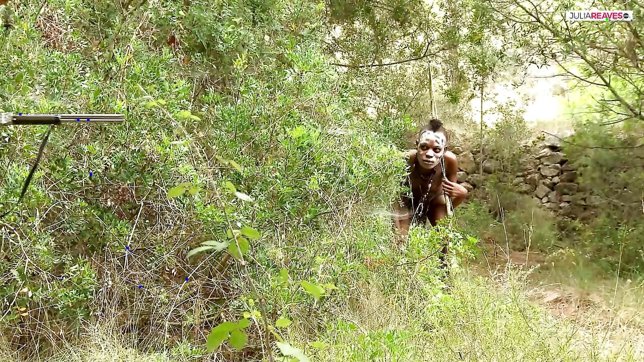 Ormandaki vahşi kadın onunla sikiştiğim zaman yaşamama izin veriyor