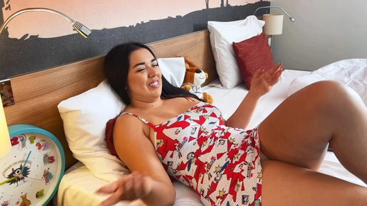 Büyük göt ve büyük doğal memeler, çok sevimli ateşli sıkı amcık, saf evli kadın, leon lambert, yataktaki kız oyunlar hakkında konuşuyor