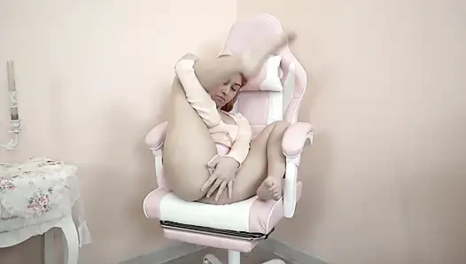 Sıkı göt deliğimi parmaklarımla doldurmamı izlemekten hoşlanıyor musun?
