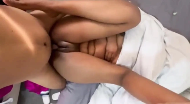 Kendini Kontrol Edemiyorsan Izleme. Uzun Zaman Sonra Kız Arkadaşımla Yurtdışında Tanışıyorum Ve Onu Çok Kötü Siktim