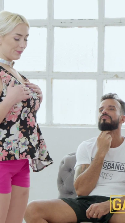 Lisi Kitty Altı Kişilik Hava Geçirmez Gangbang Yapıyor | Klip 1