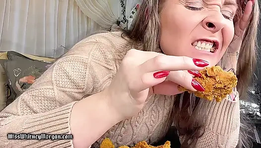 Miss Whitney Morgan: Fried Chicken Eating Asmr