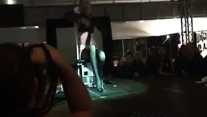 sarışın içinde çorap dildos ona kapmak