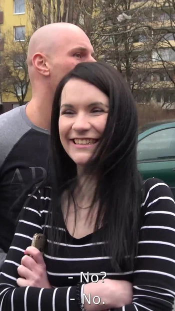 Брюнетка-шлюха любит, когда ее трахают как блядь без получения денег