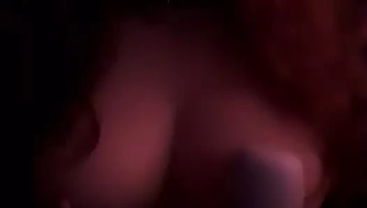 gagged iken göğüslerimde vibratör