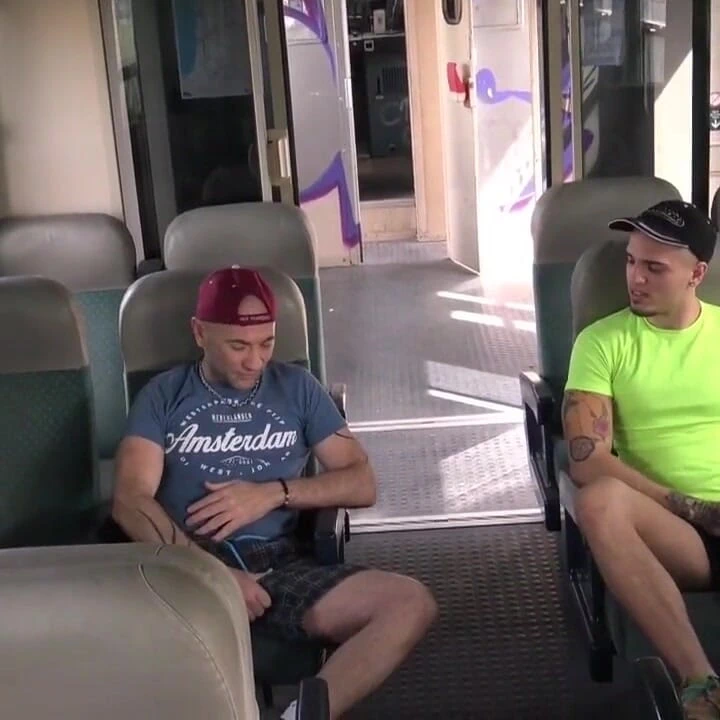 Jess exhib trende prezervatifsiz sikiliyor