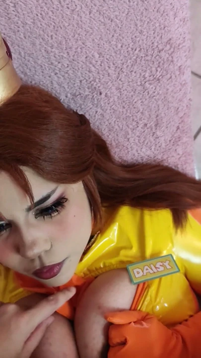 Cosplay yaparken sikini emiyorum ta ki boşalana kadar | Klip 1
