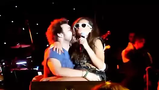 Adım anne şarkı söyleyen bir fahişe