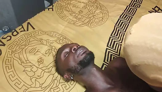 Sikim onun için çok uzun