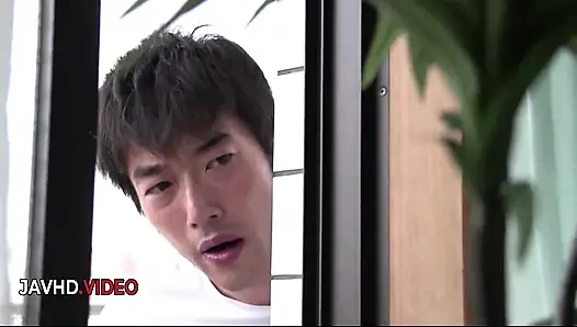 Yui Sakura'nın cızırtılı seks seansı öncesi yoğun Japon oral seksi