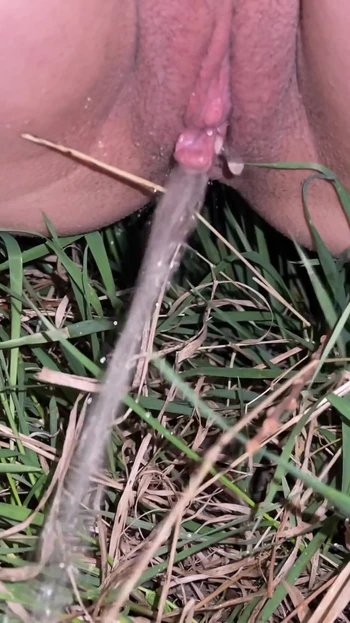 Завораживающий момент из "Подборки! Писсинг в разных публичных туалетах! Крупный план! Видео от первого лица!"