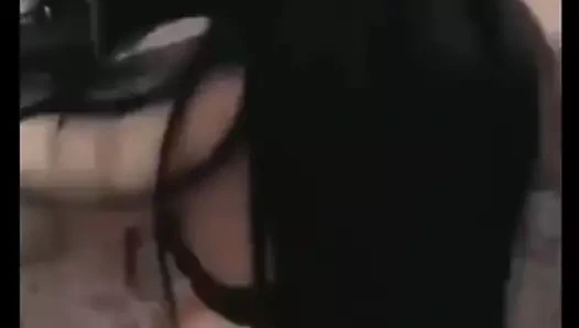 Suudi Arabistan'da dans eden Mısırlı kız