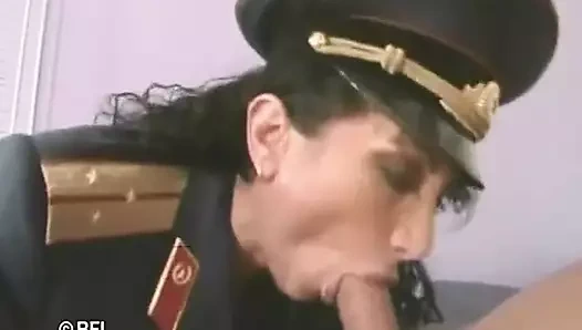 Üniformalı kızlar