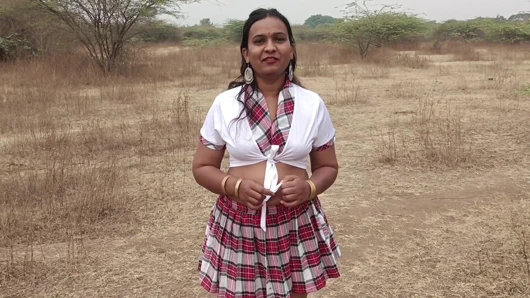 Öğretmen öğrenciyi sikiyor, öğrenci sınavı geçmek istiyor, böylece öğretmen öğrenciyi seks için alıyor