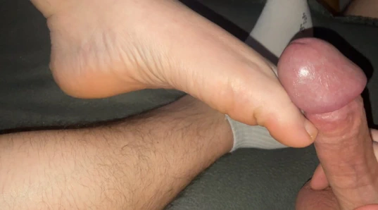 Karımın güzel ayakları var