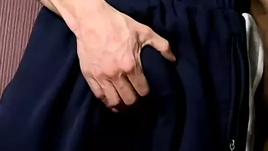 Sigara içme twink yalıyor onun kendi büyük şişman horoz ve römorkörler o sert