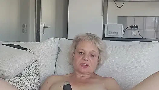 Tamamen açık Halde Vibratörümle Orgazma Ulaşana Kadar Oynuyorum