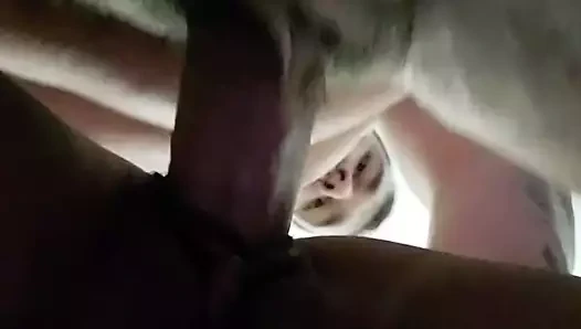 Onu becermem için bana yalvarıyor