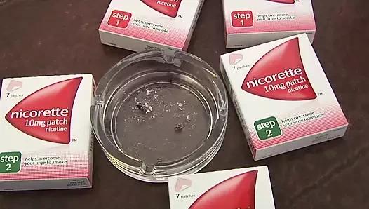 bebeğim sürmek bir büyük horoz üzerinde bu kayalar sonra KEDİ yalamak