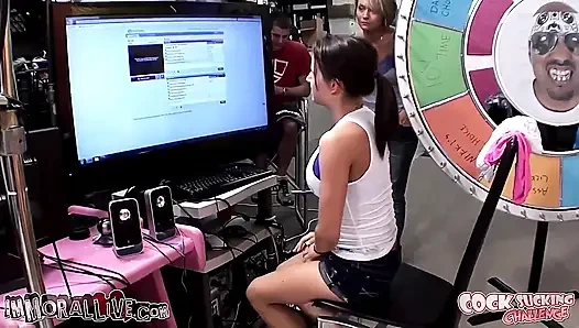 Vicki Chase Nikki Sexx tüm grup seks 1