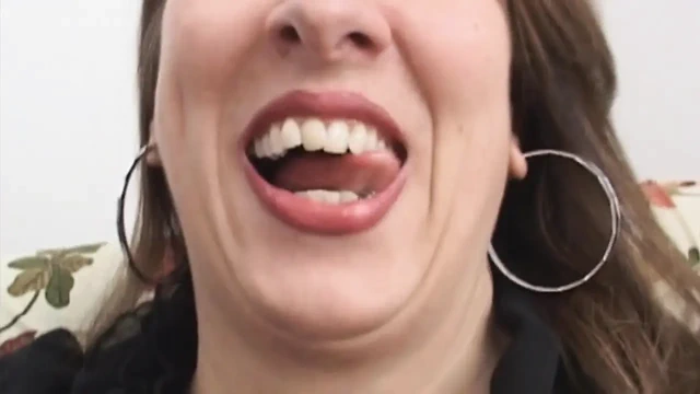 Çirkin İtalyan orta yaşlı seksi kadın götten yarak almayı seviyor