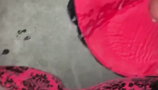 in kollegins bh gespritzt