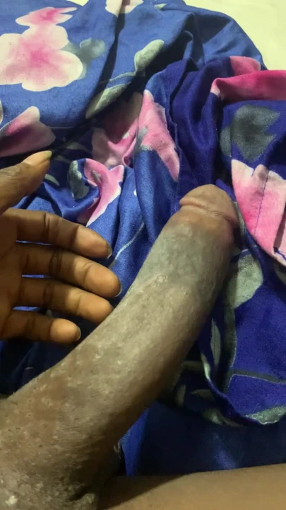 Uzun güçlü yarağımı göster, hepinizin biraz istediğini biliyorum