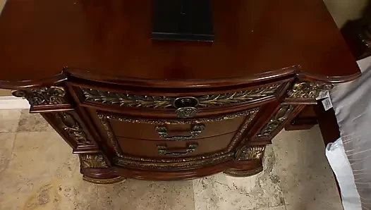 Azgın genç kaltak amını orgazm olmaya teşvik ediyor