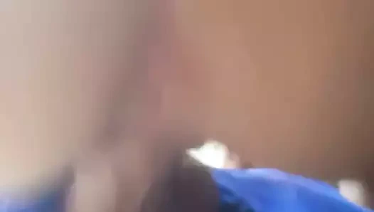 Bu 18 yaşındaki kıza amını kırmak sadece iltifat ediyor