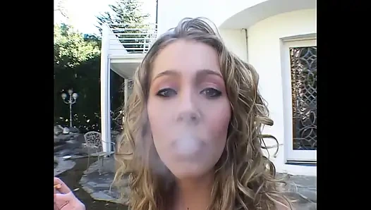 Mysti Mai vahşi ırklararası üçlü grup sekste gerçekten sert sikiliyor!