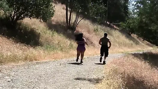 Siyah zenci şişman sürtük büyük siyah bir yarak alıyor