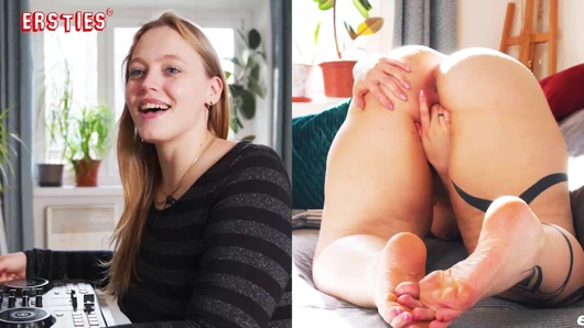 Ersties - üniversite ve orgazm arasında - Amy K şehvetini gösteriyor