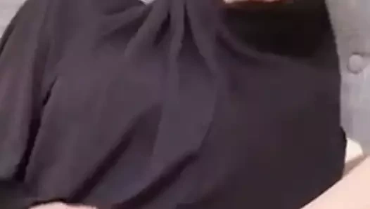 Müslüman kız sert kendini parmaklıyor