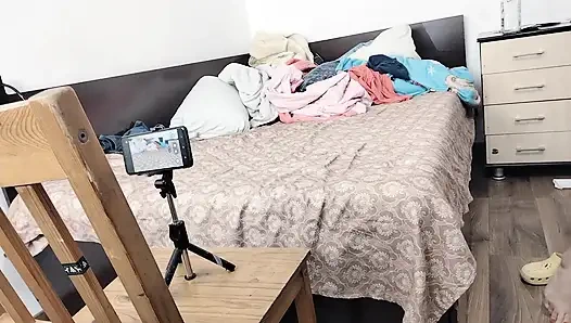 Amateur woman masturbates with her fingers in her.