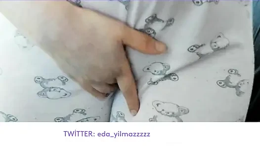 CAMELTOE- MASTURBATE WITH PAJAMA- RUBBING PUSSY WITH PAJAMA