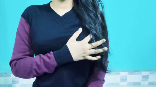 Ofis patronu kadın çalışanını sikiyor