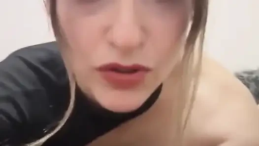 Yalnız oynamak çok sıcak